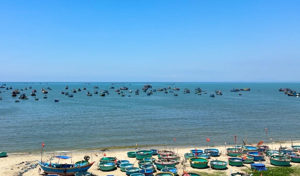 Phường Mũi Né quyết tâm xây dựng điểm đến Làng chài Mũi Né thân thiện, sạch đẹp, thu hút du khách. Ảnh: Duy Tuấn