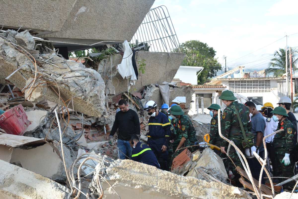 Vietnamese rescue forces actively search for earthquake victims. Photo: Ministry of National Defense