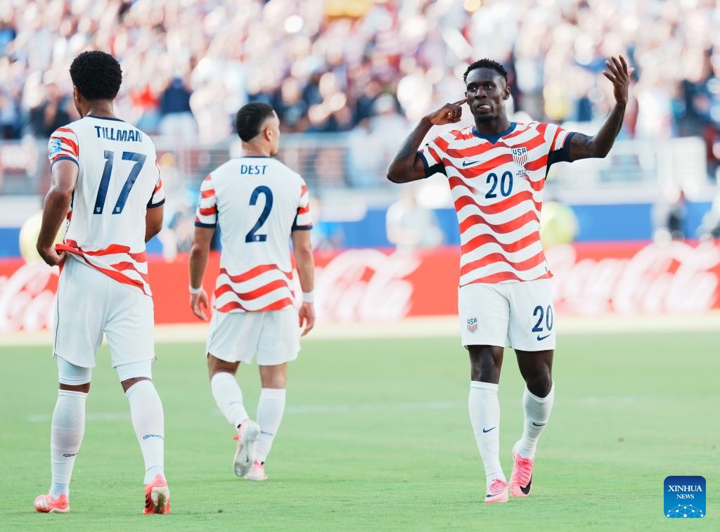 Live US vs Bosnia & Herzegovina football at World Cup 2026.