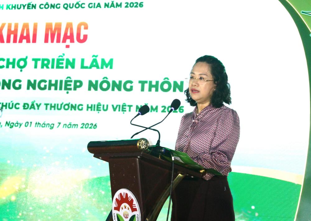Phó Cục trưởng Cục Đổi mới sáng tạo, Chuyển đổi xanh và Khuyến công Đỗ Thị Minh Trâm phát biểu tại lễ khai mạc. Ảnh: Thanh Huyền