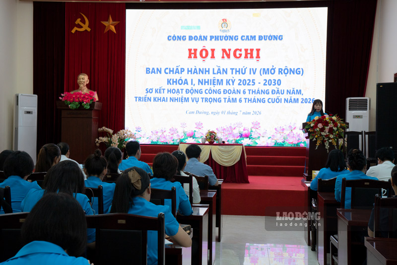 Caring for workers and expanding trade union organizations are outstanding achievements of Cam Duong Ward Trade Union in the first 6 months of 2026. Photo: Dinh Dai