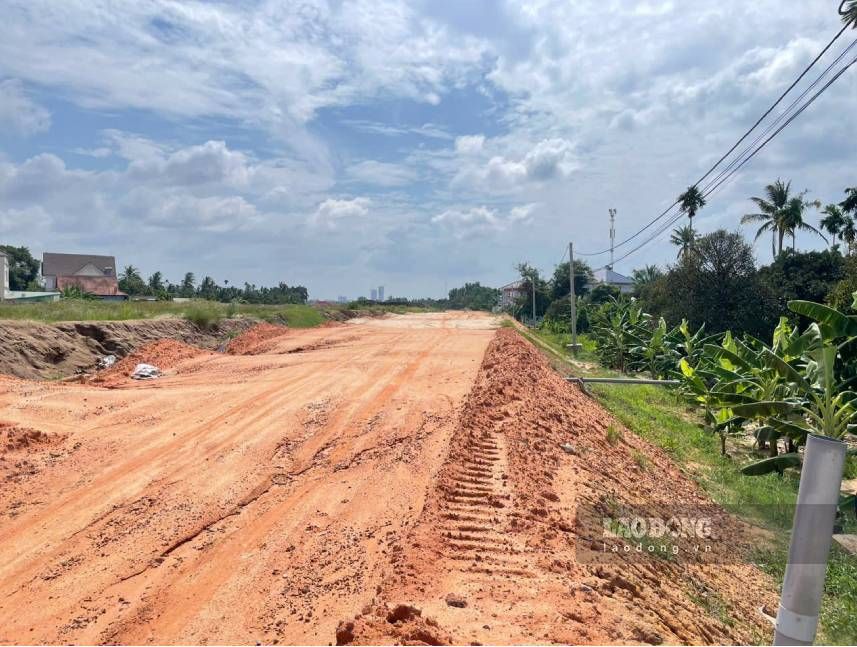 Dự án đường Vành đai 3 TPHCM qua địa bàn phường Thuận An. Ảnh: Đình Trọng