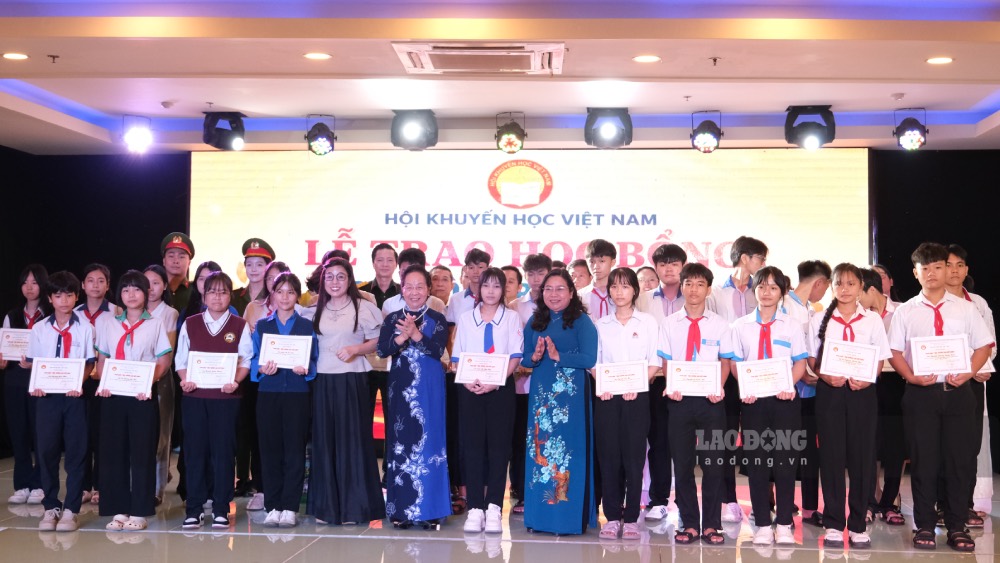 học bổng “Học không bao giờ cùng”