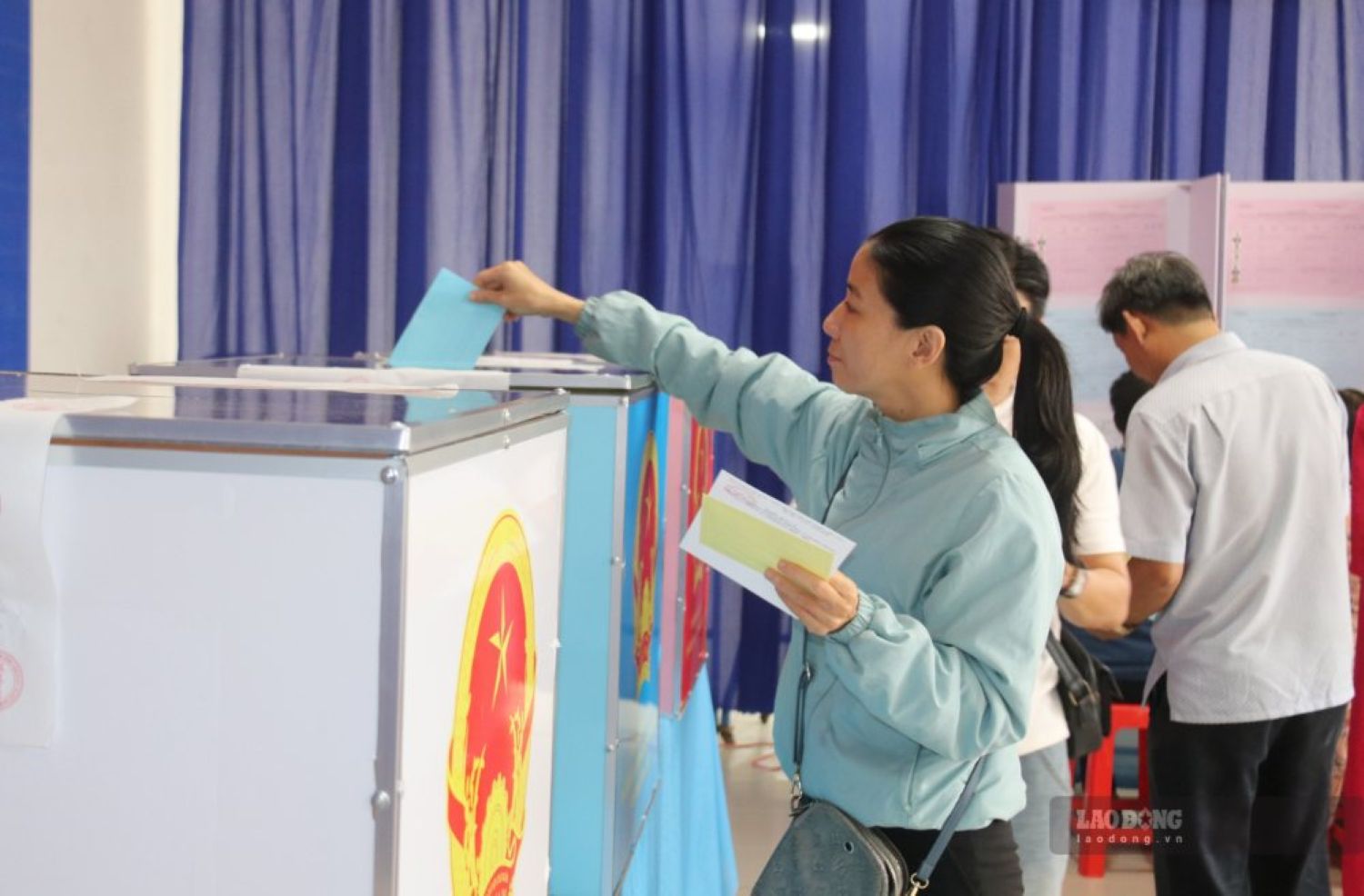 Khanh Hoa stipulates that the head of the residential group must not be over 65 years old at the time of appointment or election. Photo: Phuong Linh