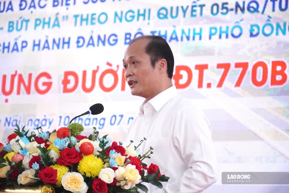 Ông Nguyễn Tuấn Anh, Phó Chủ tịch UBND TP Đồng Nai phát biểu tại lễ khởi công. Ảnh: Hà Anh Chiến