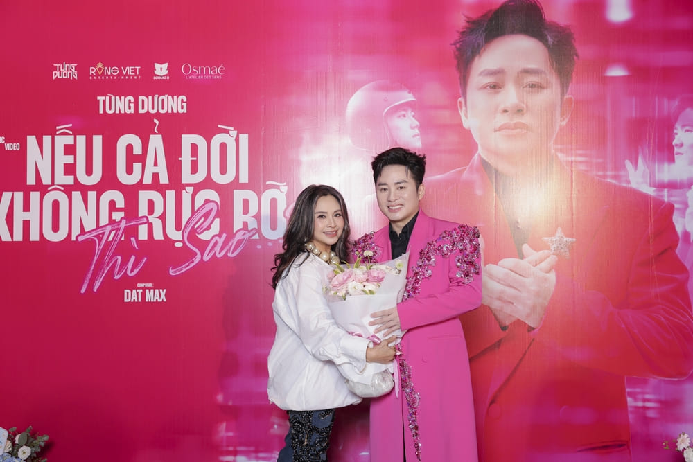 Diva Thanh Lam đánh giá, MV là một sản phẩm âm nhạc mang nhiều ý nghĩa bởi “Mỗi chúng ta đều hành trình riêng và thông điệp mà Tùng Dương truyền tải khá rõ ràng, đó là mỗi người hãy rực rỡ trong chính hành trình của mình“. Ảnh: Mạnh Nguyễn