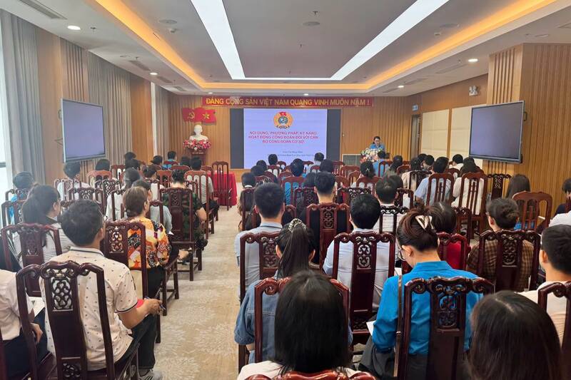 Professional skills training for grassroots trade union officials. Photo: Thai Nguyen Trade Union