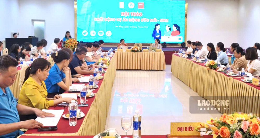 Da Nang City Labor Federation coordinates with two French non-governmental organizations to organize a workshop to launch the "New Dream" (MUM) Project. Photo: Tuong Minh