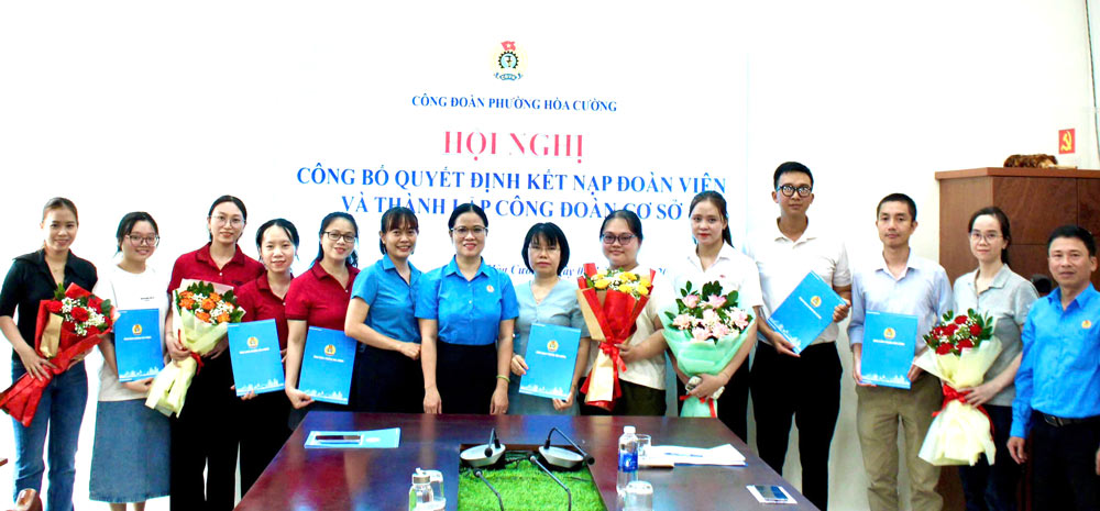 Hoa Cuong Ward Trade Union, Da Nang established 5 new grassroots trade unions with 81 union members. Photo provided by Hoa Cuong Trade Union