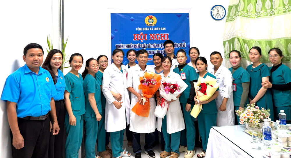 Chien Dan Commune Trade Union, Da Nang established 2 grassroots trade unions, admitting 66 union members. Photo: Provided by Chien Dan Trade Union