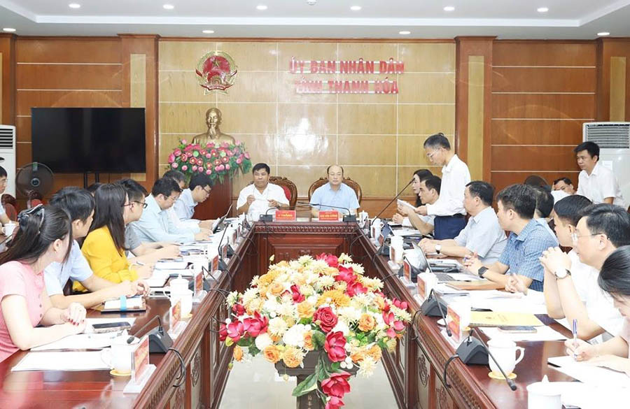 Đoàn kiểm tra của Bộ Dân tộc và Tôn giáo do Thứ trưởng Y Thông làm trưởng đoàn đã làm việc với UBND tỉnh Thanh Hóa sáng 10.7. Ảnh:  Cổng TTĐT tỉnh Thanh Hóa