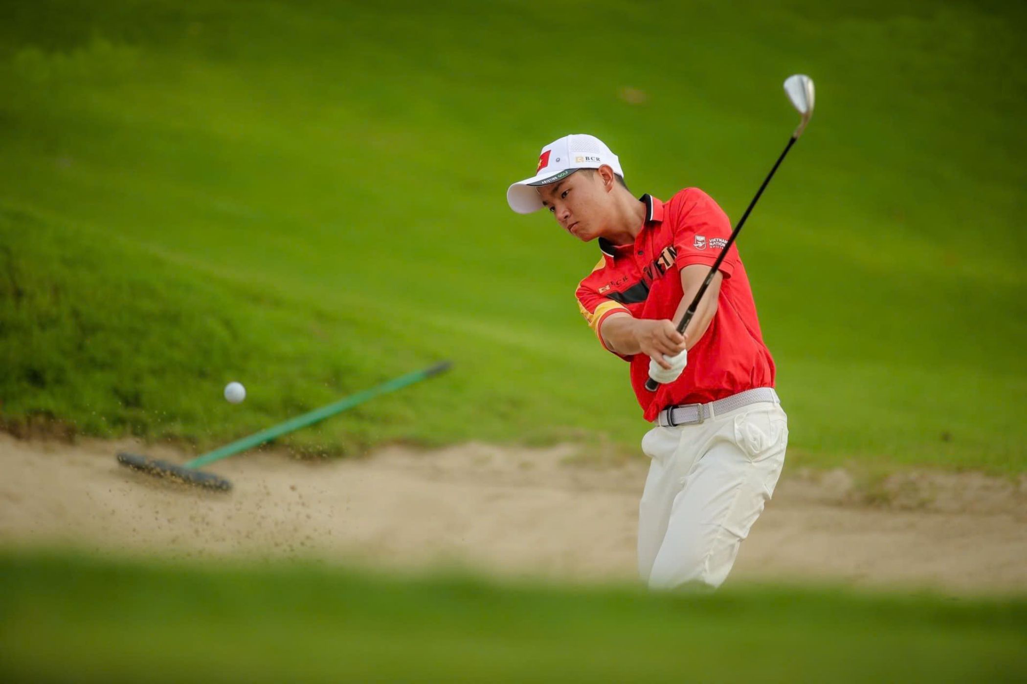 Golfer Nguyen Anh Minh is awarded a spot to participate in ASIAD 20. Photo: VGA