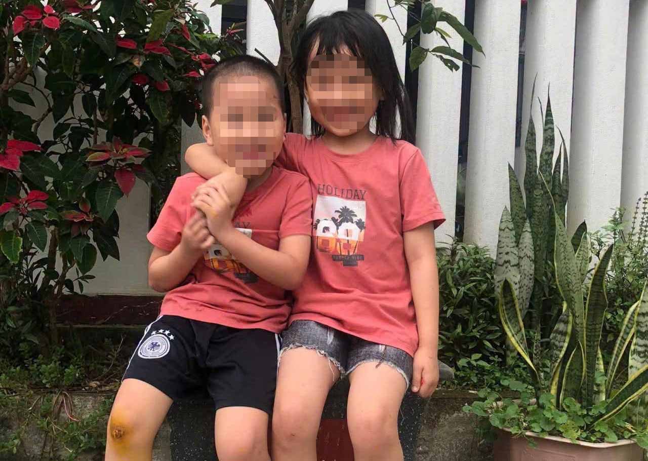 Baby Hiep (left) is missing, functional forces are organizing searches. Photo: Mai Hoa Commune Police