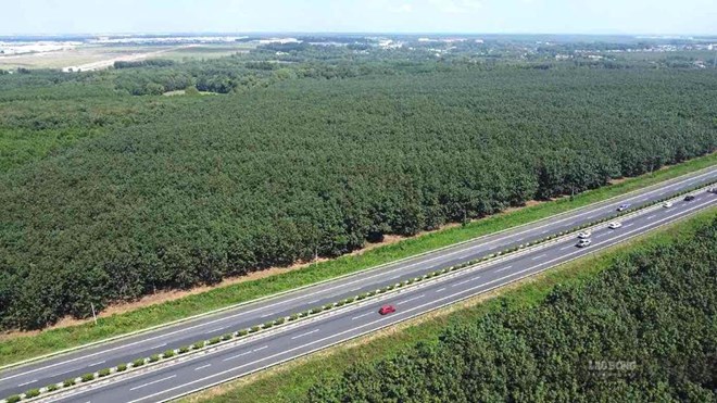 Cao tốc TPHCM - Long Thành - Dầu Giây đoạn qua TP Đồng Nai. Ảnh: Hà Anh Chiến