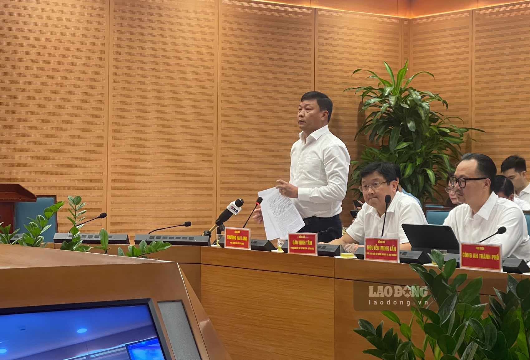 Ông Trương Hải Long - Phó giám đốc Sở Xây dựng Hà Nội thông tin tại buổi họp báo. Ảnh: Hoài Anh