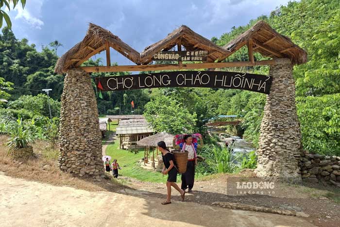 The formation of a tourism service chain is expected to help Dien Bien tourism take off. Photo: Thanh Binh