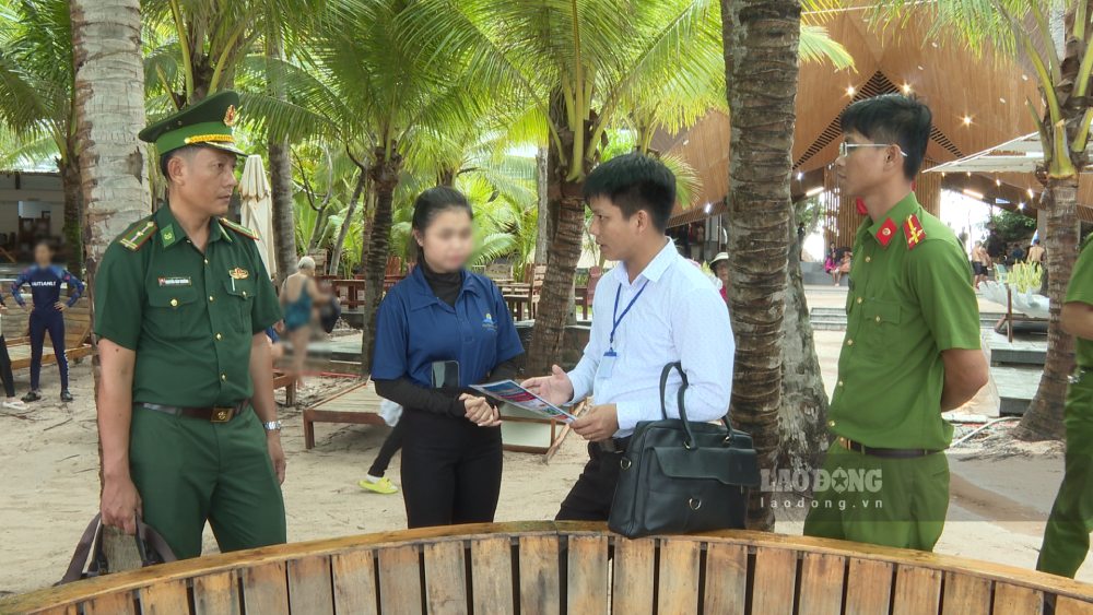 Đoàn kiểm tra liên ngành đặc khu Phú Quốc kiểm tra đột xuất việc chấp hành các quy định của pháp luật đối với các cơ sở kinh doanh dịch vụ du lịch thể thao. Ảnh: Nam Phương