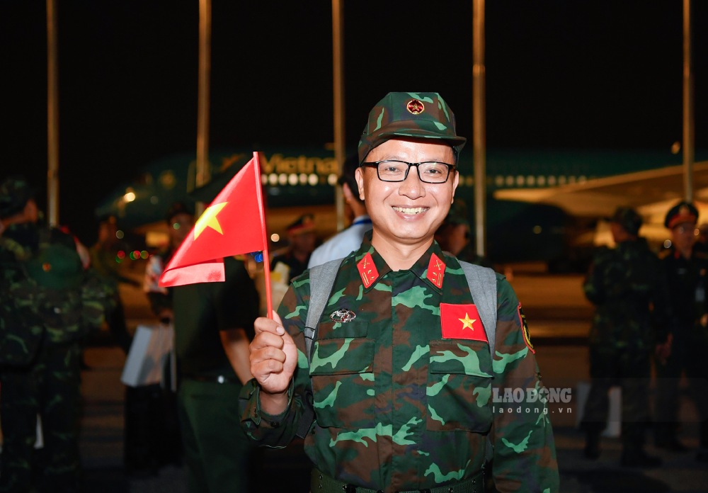 Trung tá Lâm Mạnh Toàn - phóng viên Báo Quân đội nhân dân, thành viên đoàn Việt Nam tham gia khắc phục hậu quả động đất tại Venezuela. Ảnh: Hải Nguyễn