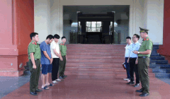 Organizing illegal exit for people, 2 subjects in Hue prosecuted. Photo: Quang Tri Provincial Police