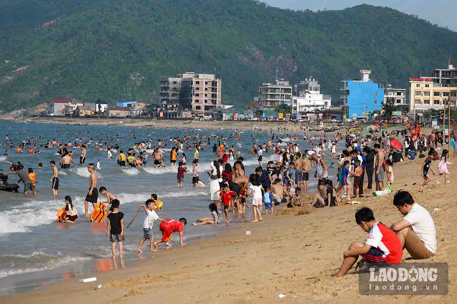 Ha Tinh Provincial People's Committee has just issued a plan to strengthen security and safety in tourism activities. Photo: Tran Tuan