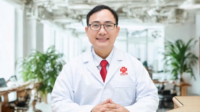 Bác sĩ Phạm Công Danh chia sẻ về chỉ định dùng thuốc cho người có axit uric cao. Ảnh: Bệnh viện Quốc tế City cung cấp.