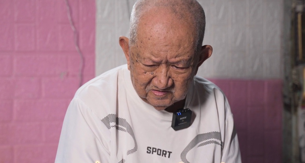 Artist Mac Can at the age of 81. Photo: Southern Forest Land film crew.