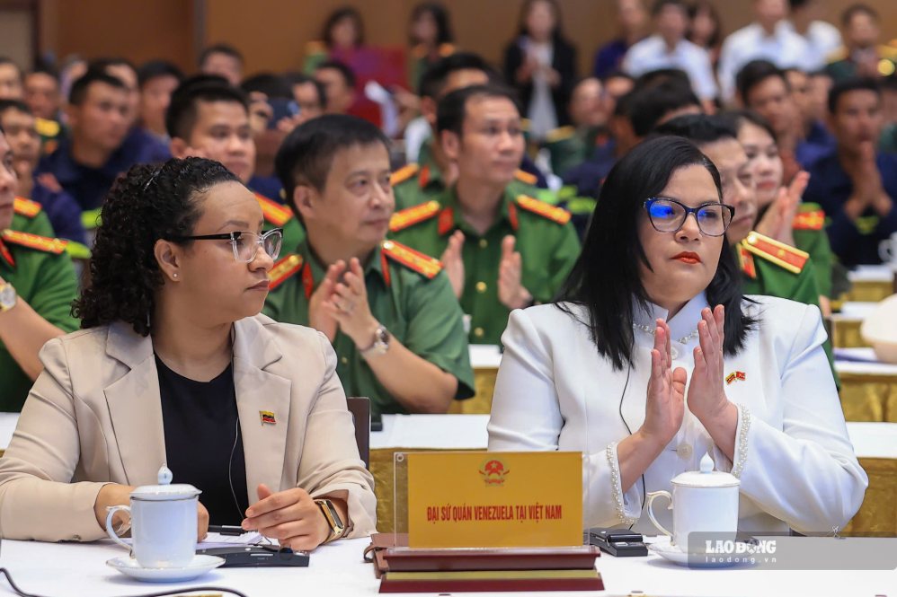 Đại diện Đại sứ quán Venezuela dự buổi lễ. Ảnh: Hải Nguyễn