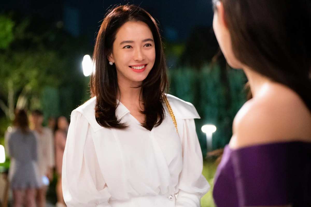 Song Ji Hyo in the movie "Was It Love?". Photo: Netflix