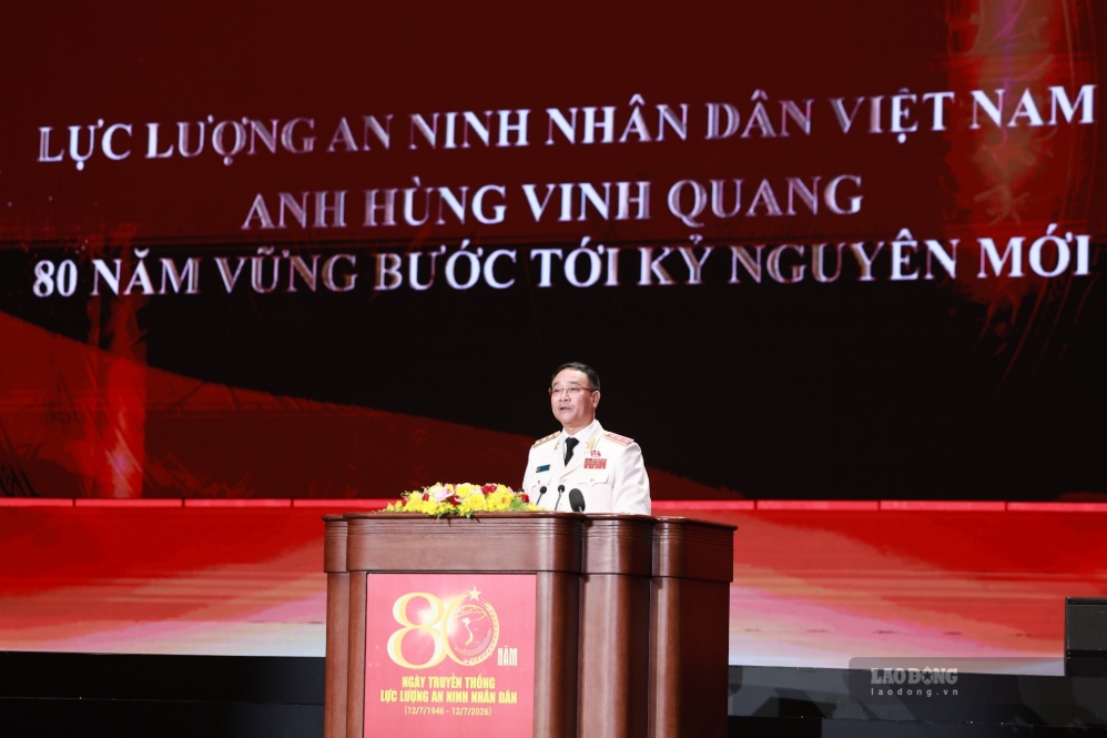 Thượng tướng Phạm Thế Tùng đọc diễn văn Lễ kỷ niệm 80 năm Ngày truyền thống lực lượng An ninh nhân dân. Ảnh: Hải Nguyễn