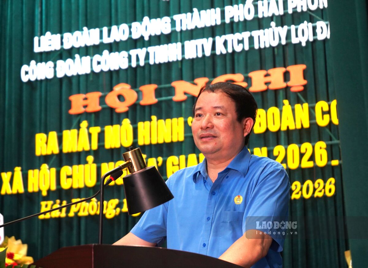 Chủ tịch LĐLĐ TP Hải Phòng Nguyễn Anh Tuân phát biểu chỉ đạo. Ảnh: Mai Dung