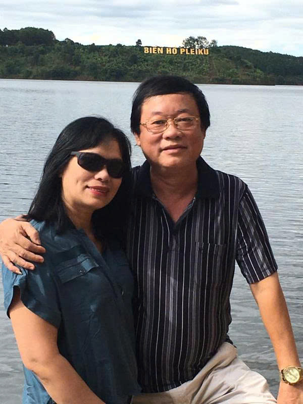 NSƯT Phú Thăng và vợ. Ảnh: NVCC