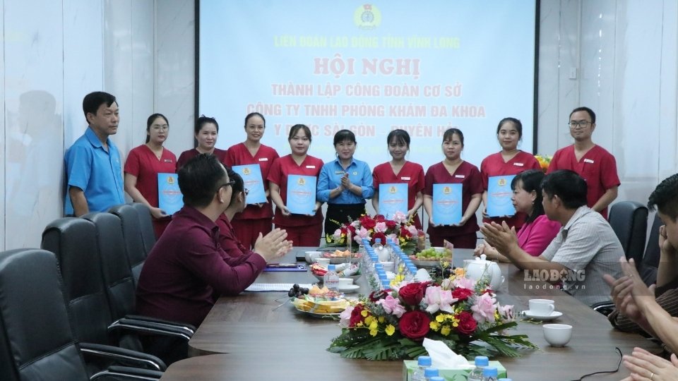 Vinh Long Trade Union deploys many activities towards union members and workers on the occasion of the 28th anniversary. 7. Photo: Hoang Loc