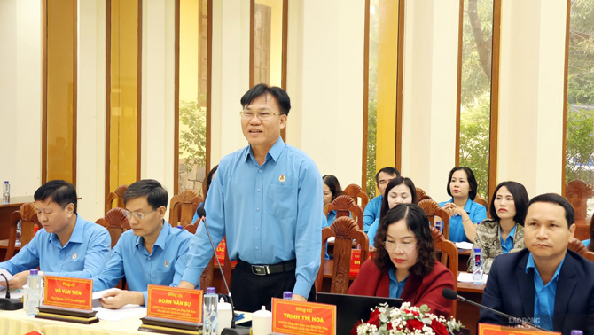 Các đại biểu tham gia góp ý kiến, đề xuất thực hiện nhiệm vụ trọng tâm của 6 tháng cuối năm. Ảnh: Thanh Tuấn 