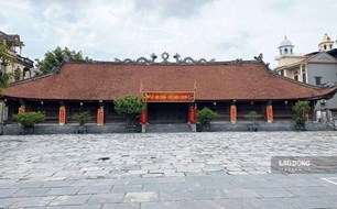 Khám phá ngôi đình cổ gắn với lễ hội xuống đồng ở Quảng Ninh