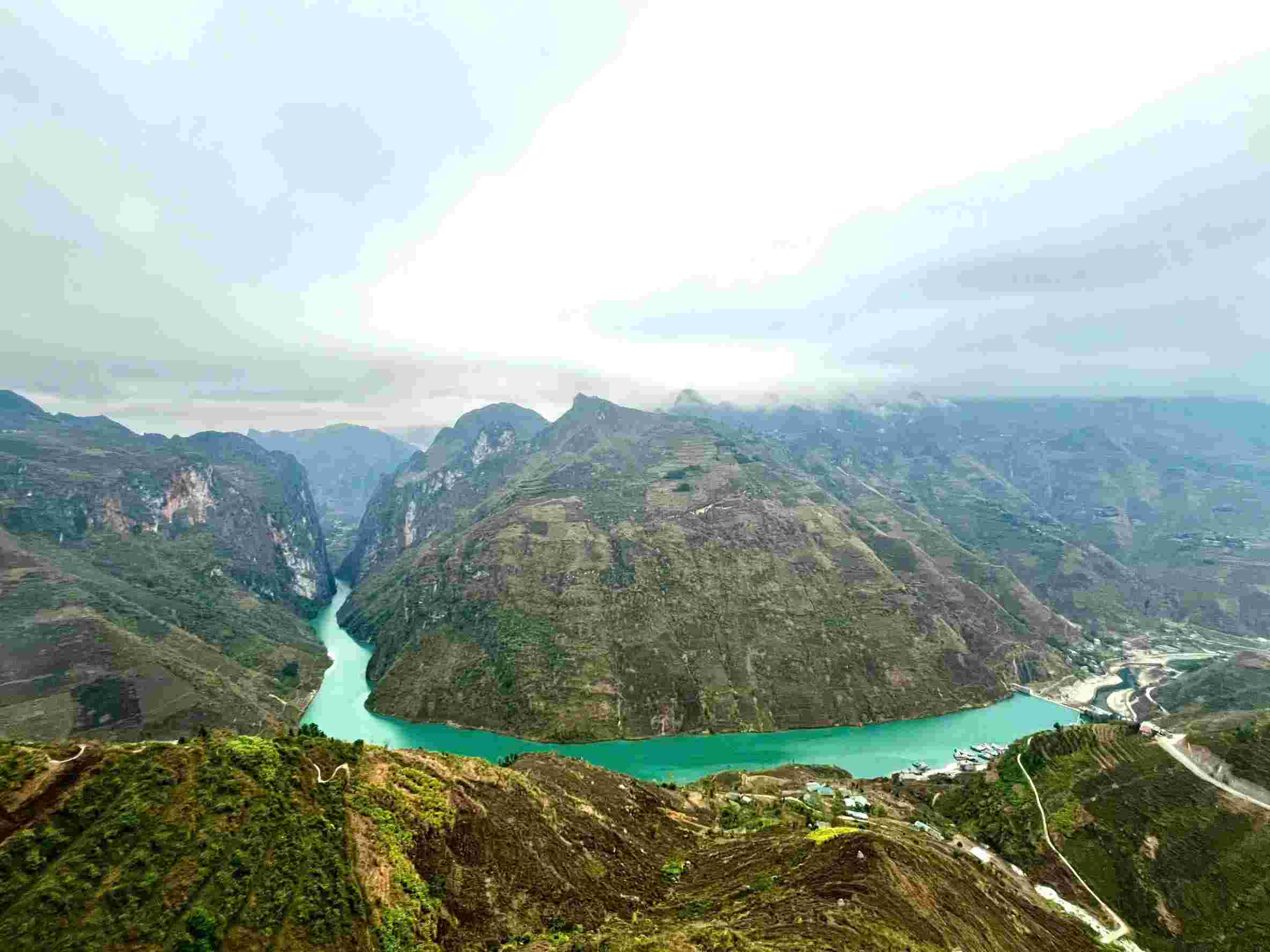 Hà Giang với những cung đường hùng vĩ và cảnh sắc thiên nhiên ấn tượng đã để lại dấu ấn khó quên trong lòng cặp du khách Mỹ. Ảnh: Nhân vật cung cấp
