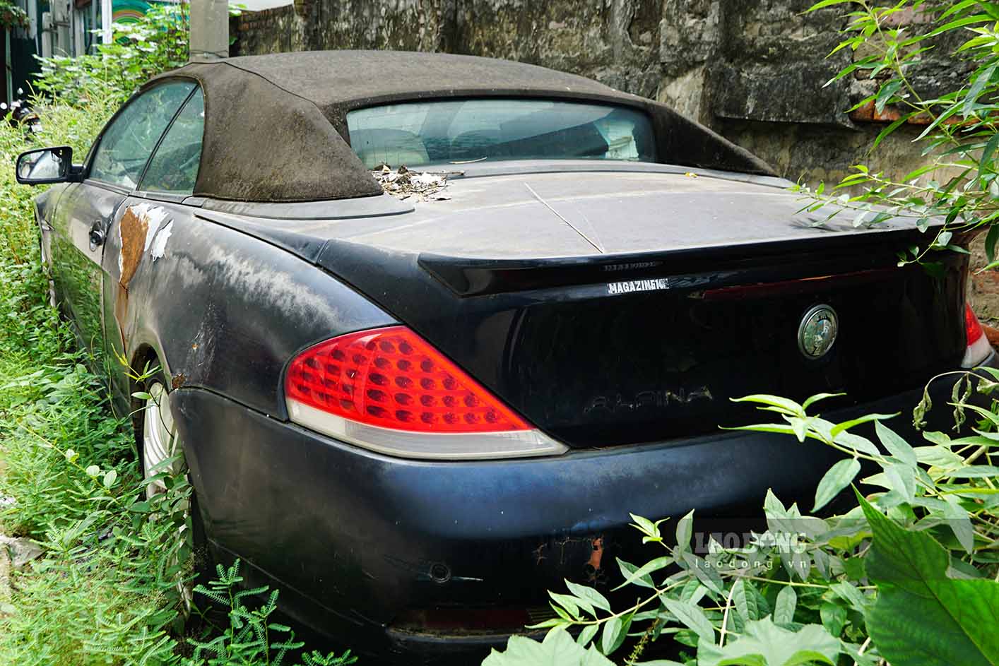 Mẫu BMW Alpina B6 Convertible bị bỏ không lãng phí. Ảnh: Cát Tiên