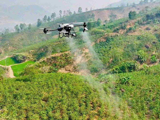 Dien Bien estudia el uso de vehículos no tripulados (UAV) para responder a desastres naturales. Foto: Comité Popular de la comuna de Muong Ang