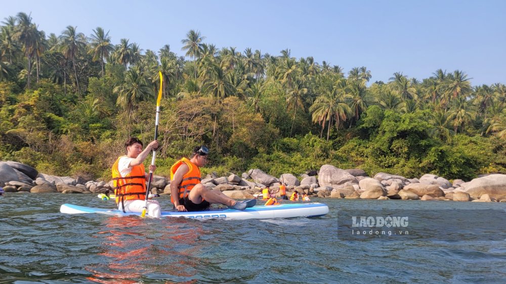 Du lịch kết hợp vận động thể thao ngày càng được ưa chuộng, nhất là nhóm khách trẻ. Ảnh: Hàn Lâm
