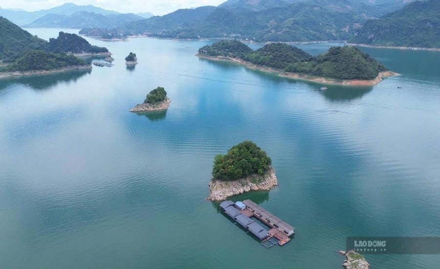 Muong Hoa mountainous commune is one of the communes in the Hoa Binh lake area. Photo: Minh Nguyen