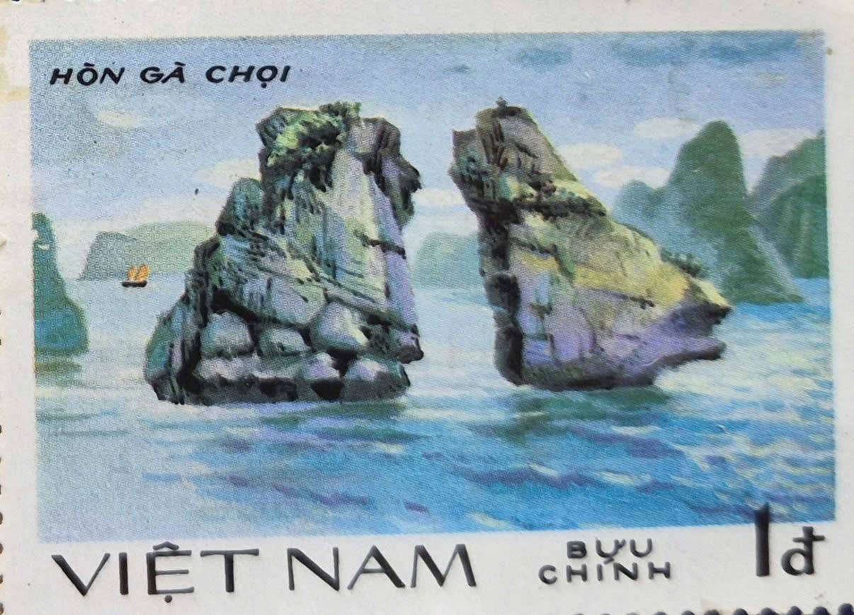 Hòn Gà Chọi hay còn gọi Hòn Trống Mái. Ảnh: Trần Trọng Hà