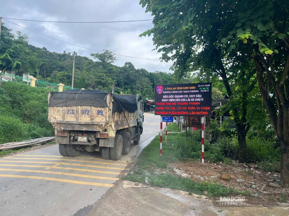 Dien Bien early warns of unsafe risks on steep mountain roads. Photo: Thanh Binh