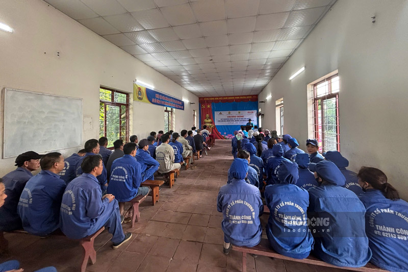Chương trình xét nghiệm sàng lọc sức khỏe góp phần nâng cao chất lượng chăm lo đoàn viên, người lao động thuộc Công đoàn xã Bảo Thắng. Ảnh: Đinh Đại