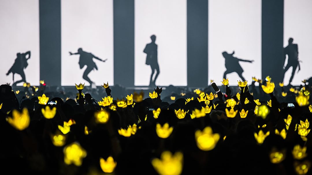 G-Dragon là người thiết kế lightstick của nhóm Big Bang. Ảnh: CGV