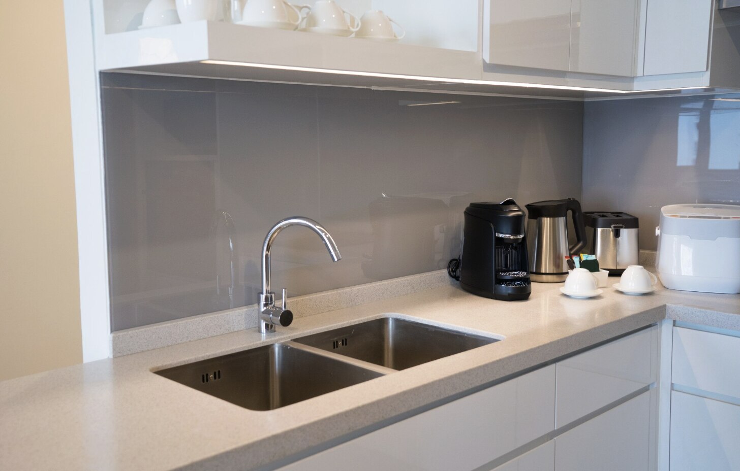 6 simple and effective deodorizing methods with readily available ingredients. Photo: Magnific (PV has purchased the copyright)