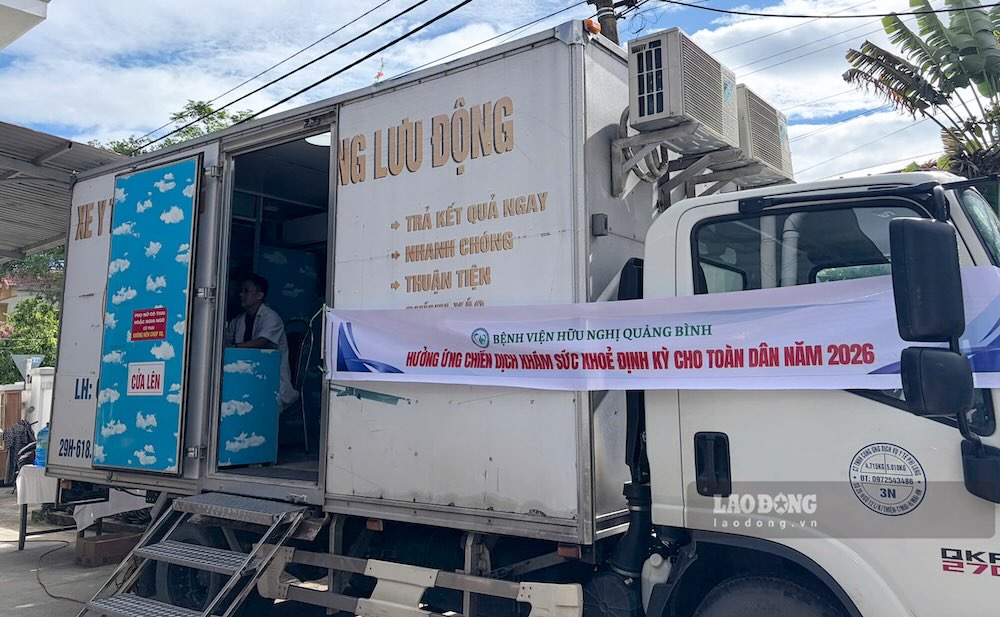 Xe khám sức khỏe lưu động. Ảnh: Nguyễn Luân