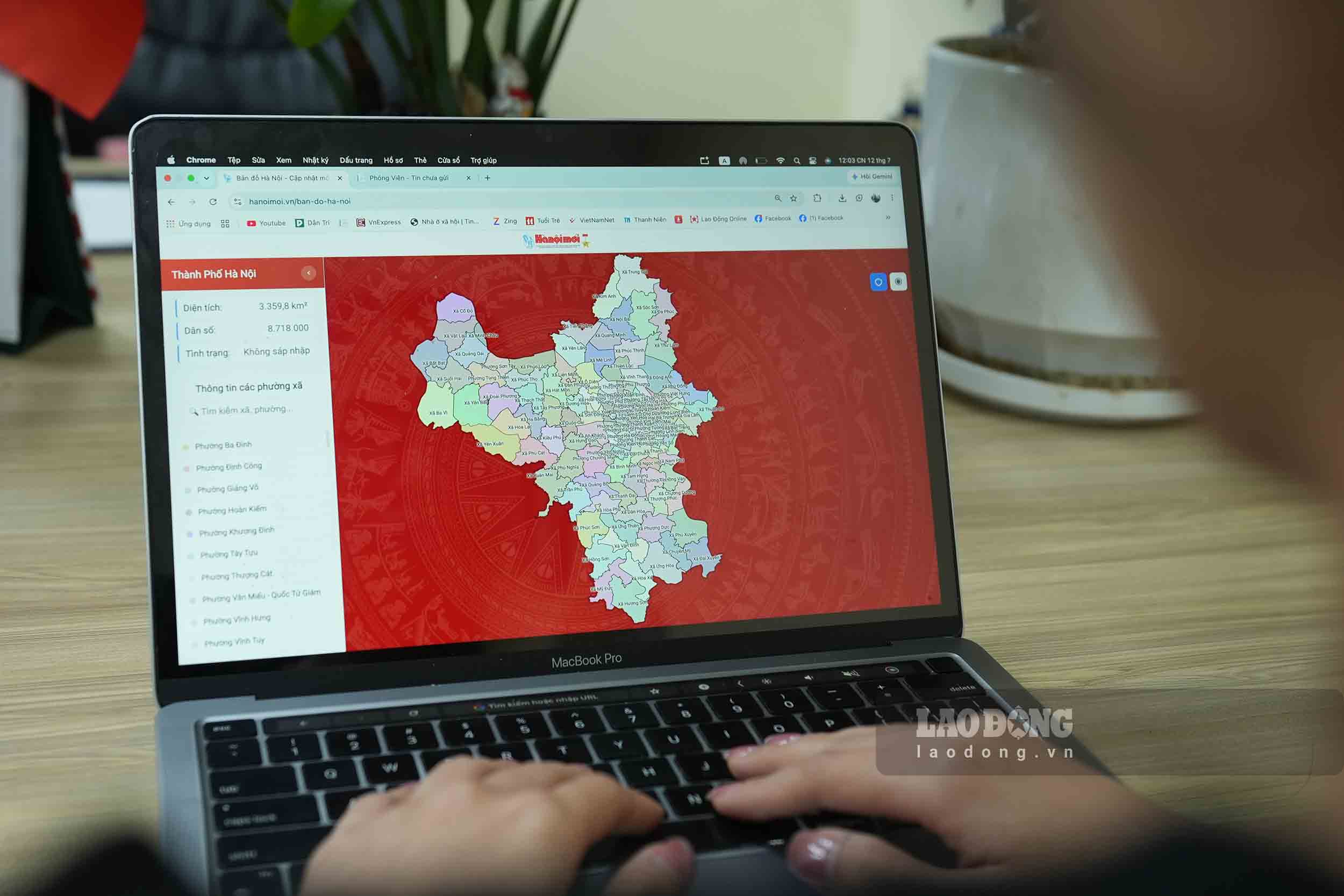 The 45-day and night campaign to clean up land data is being implemented by communes and wards in Hanoi. Photo: Song Huu