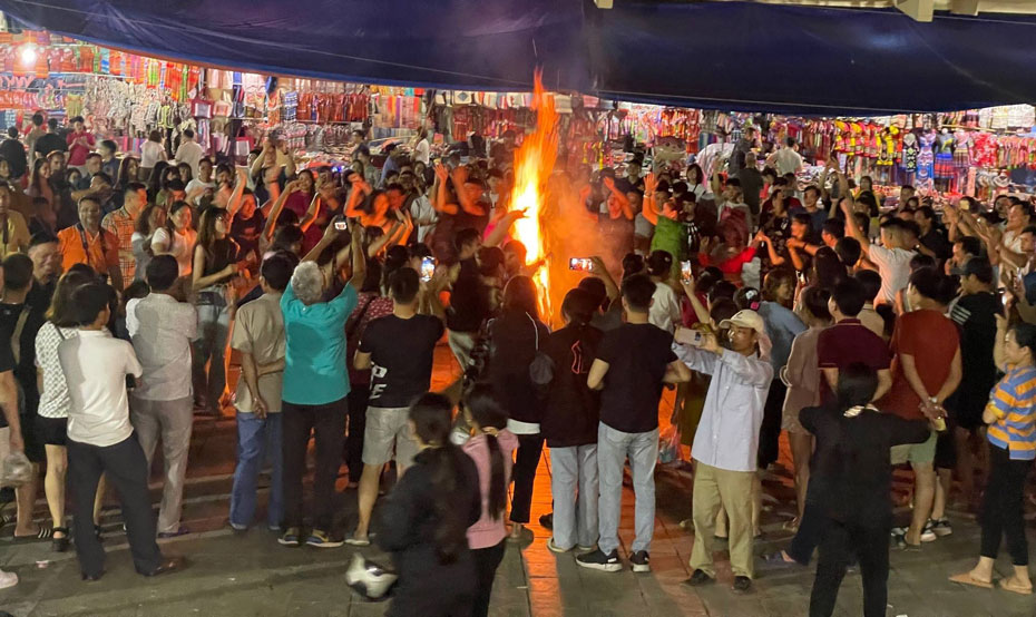 Lao Cai creates a new rendezvous to keep tourists at night. Photo: Lao Cai e-Portal