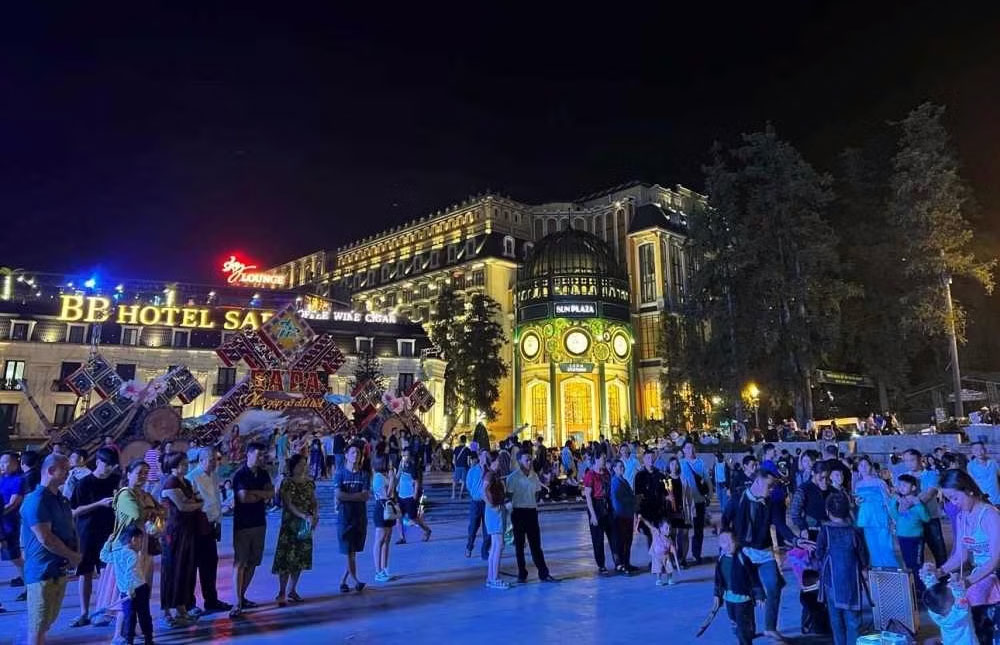 Lào Cai triển khai các hoạt động văn hóa, văn nghệ tại phố đi bộ phục vụ du lịch. Ảnh: Cổng TTĐT Lào Cai