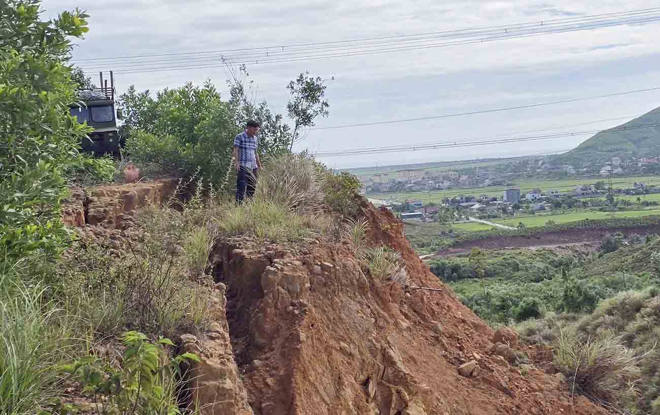 キアンコミューンを通過するドン - チュン道路の地滑りが発生する危険性のある場所は、処理計画が策定されています。写真:キアンコミューン人民委員会