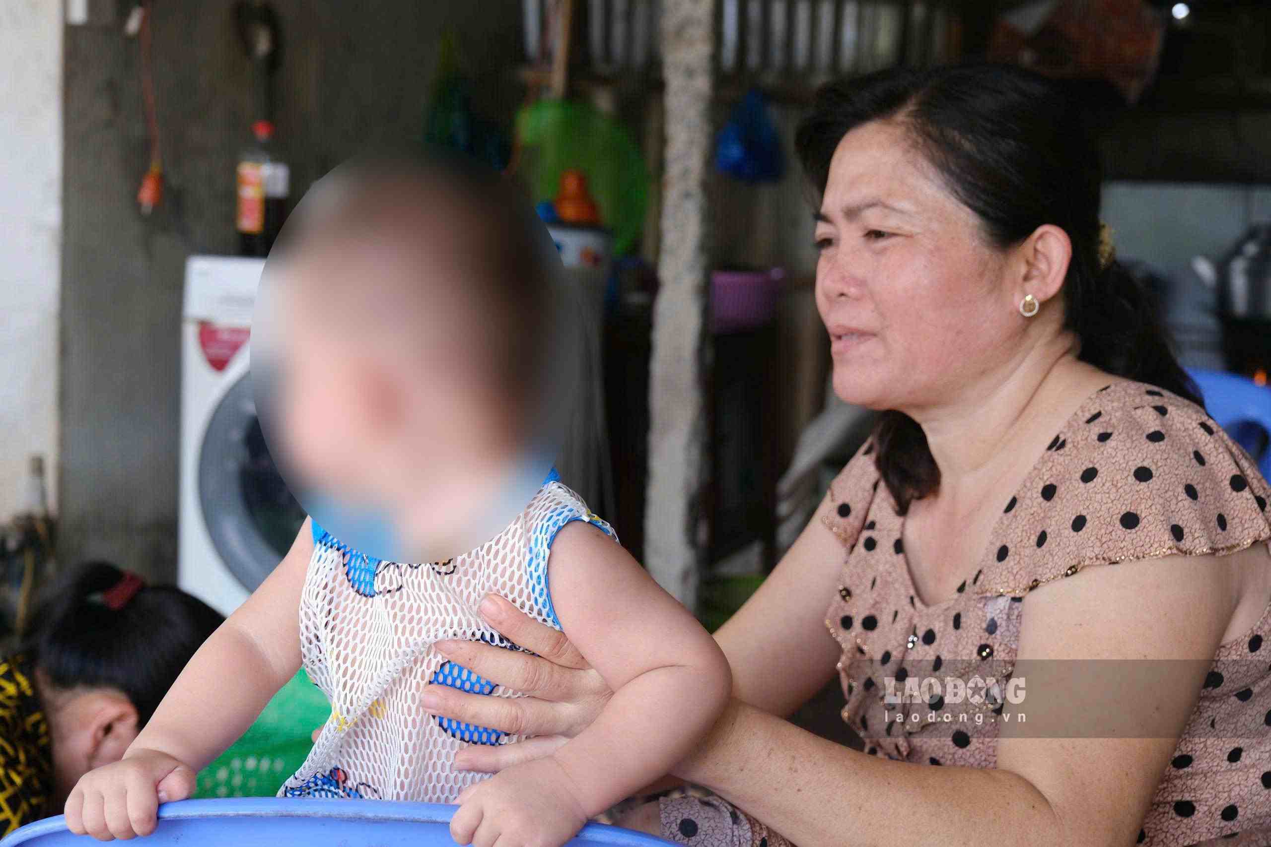 According to experts, families need to agree from the beginning on principles for taking care of grandchildren to avoid unnecessary disagreements. Photo: Han Nghien